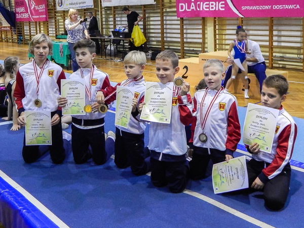 Międzywojewódzkie Mistrzostwa Młodzików w Akrobatyce Sportowej w Libiążu
